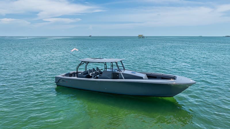 2026 STREAMLINE GREY DIESEL