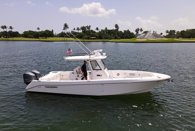 2012 EVERGLADES 325 CENTER CONSOLE