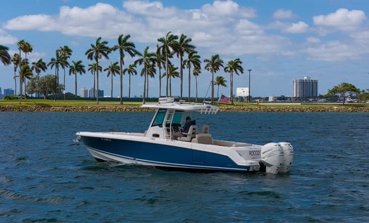2020 BOSTON WHALER 330 OUTRAGE