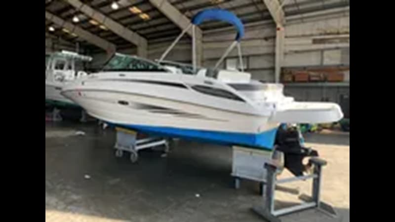2013 SEA RAY 220 SUNDECK