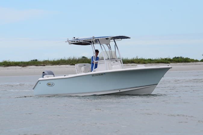 2017 SEA HUNT TRITON 225