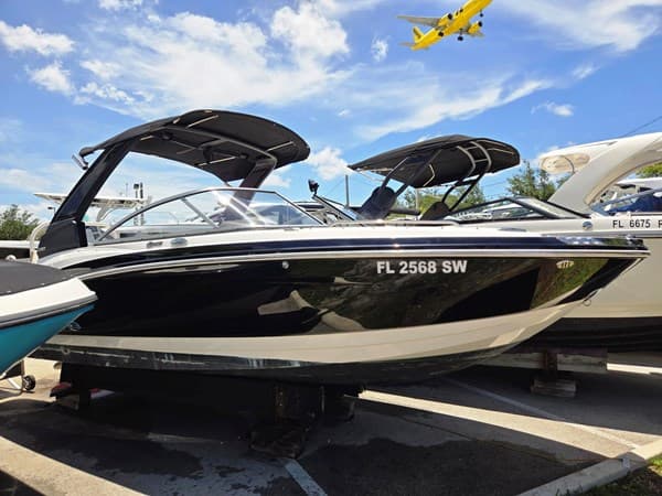 2020 2021 CHAPARRAL 230 SUNCOAST