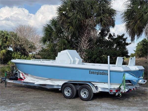 2017 24' EVERGLADES 2017 243 CC